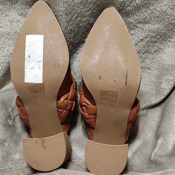Beast Fashion Brown Mules braided pointed toe mule shoes size 6 NWOB - Picture 4 of 7